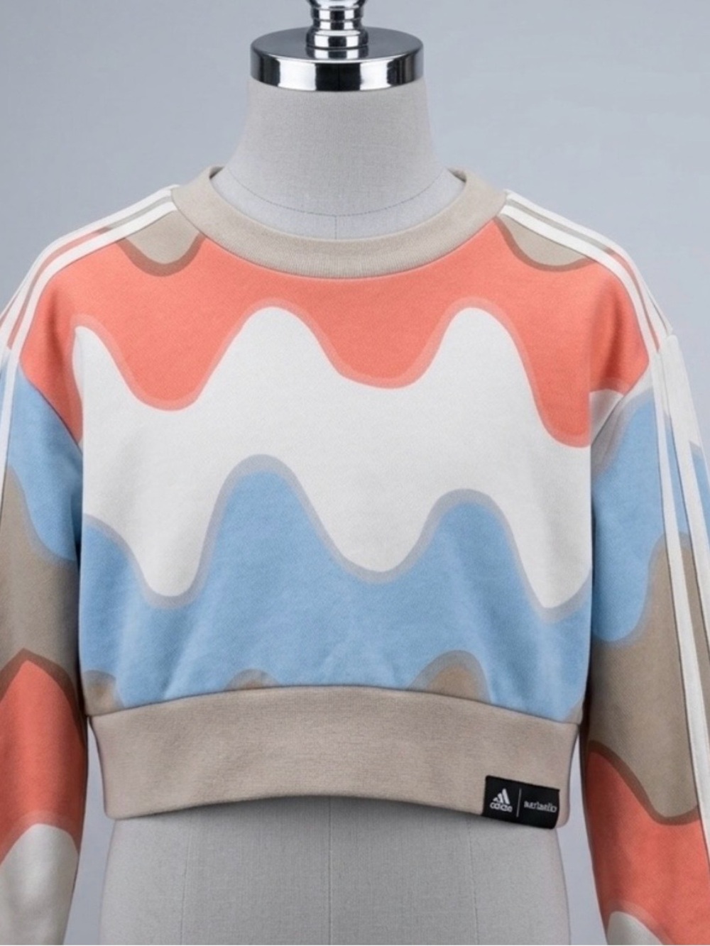 adidas x Marimekko Girls
Cropped Sweatshirt Wavy Print
J130 / 7-8
Offer/Price